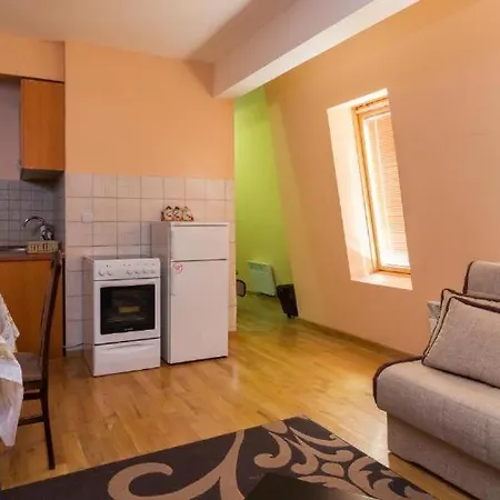 Apartment Apartman 1984 *